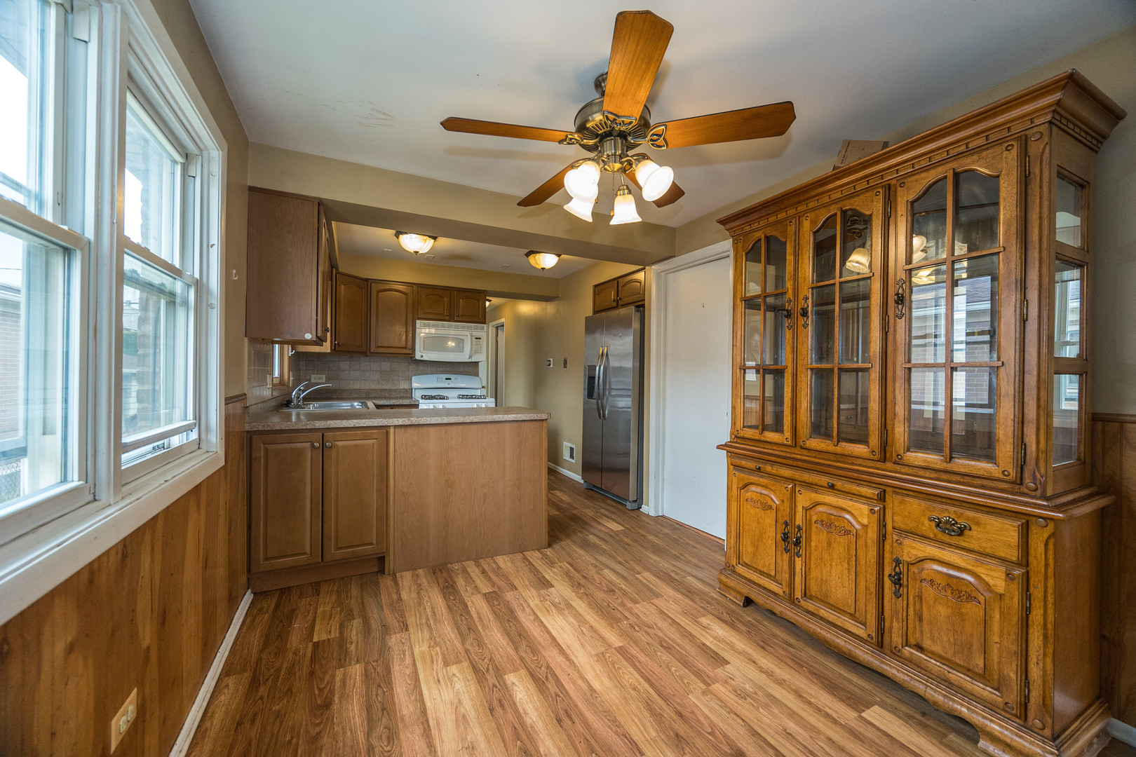12716 S Saginaw Avenue Property Photo 8
