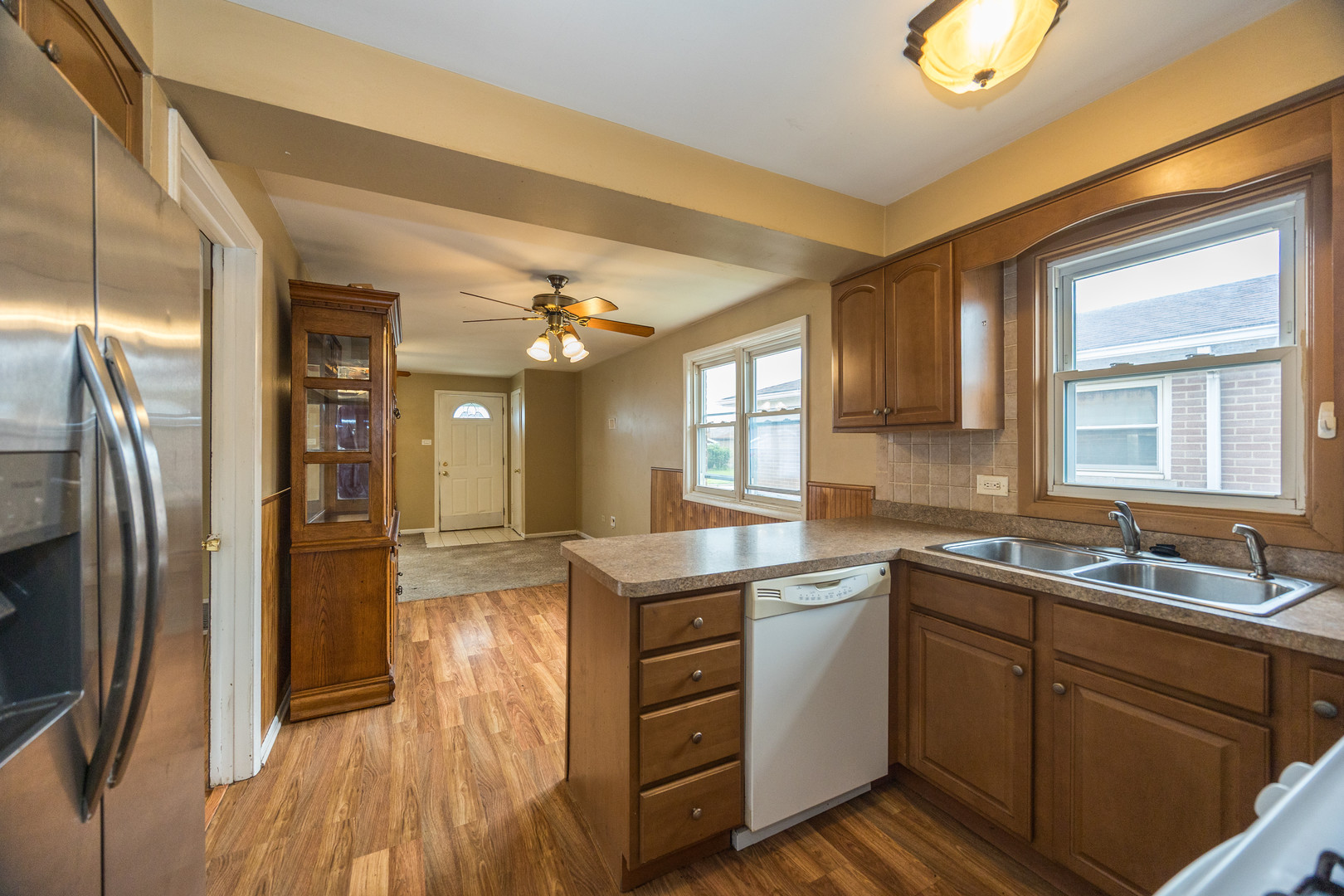 12716 S Saginaw Avenue Property Photo 10