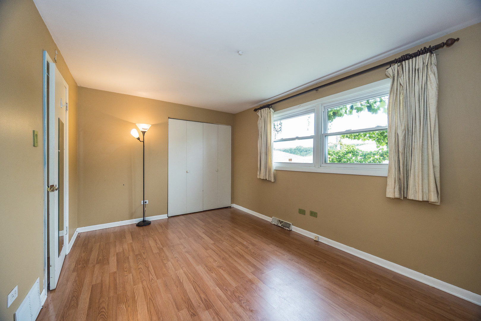 12716 S Saginaw Avenue Property Photo 14