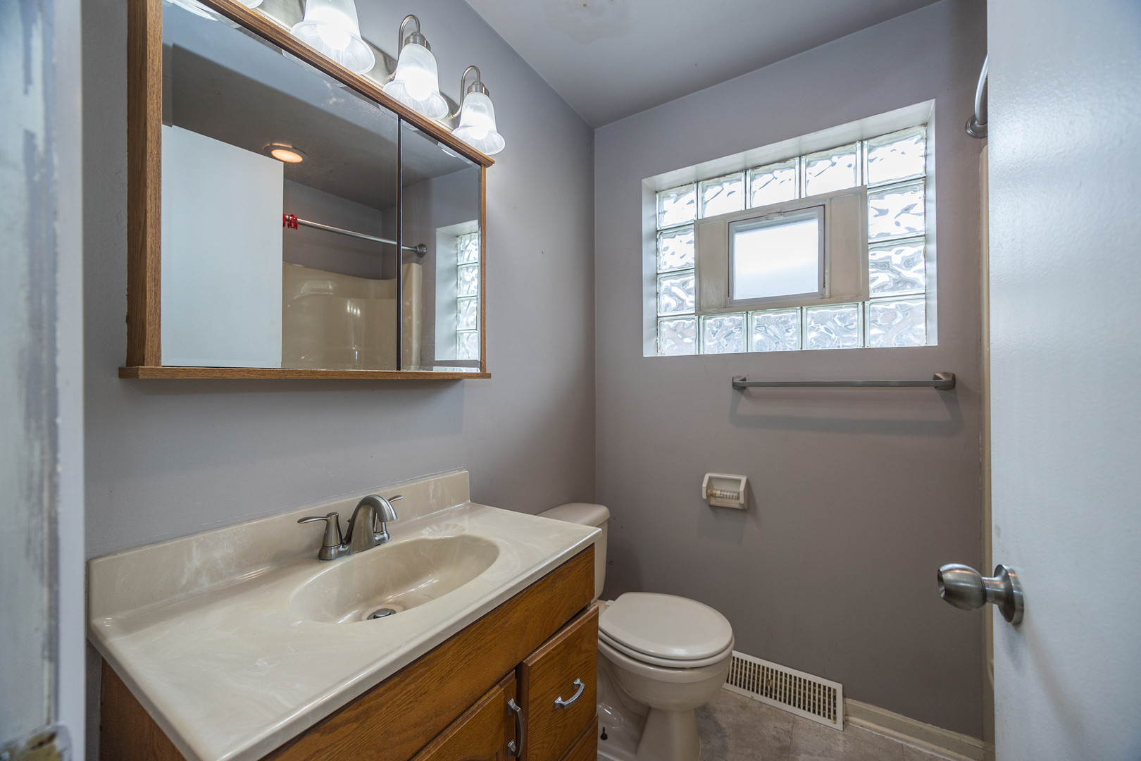 12716 S Saginaw Avenue Property Photo 16