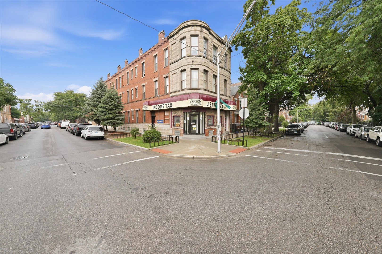 2701 S Saint Louis Avenue Property Photo 4