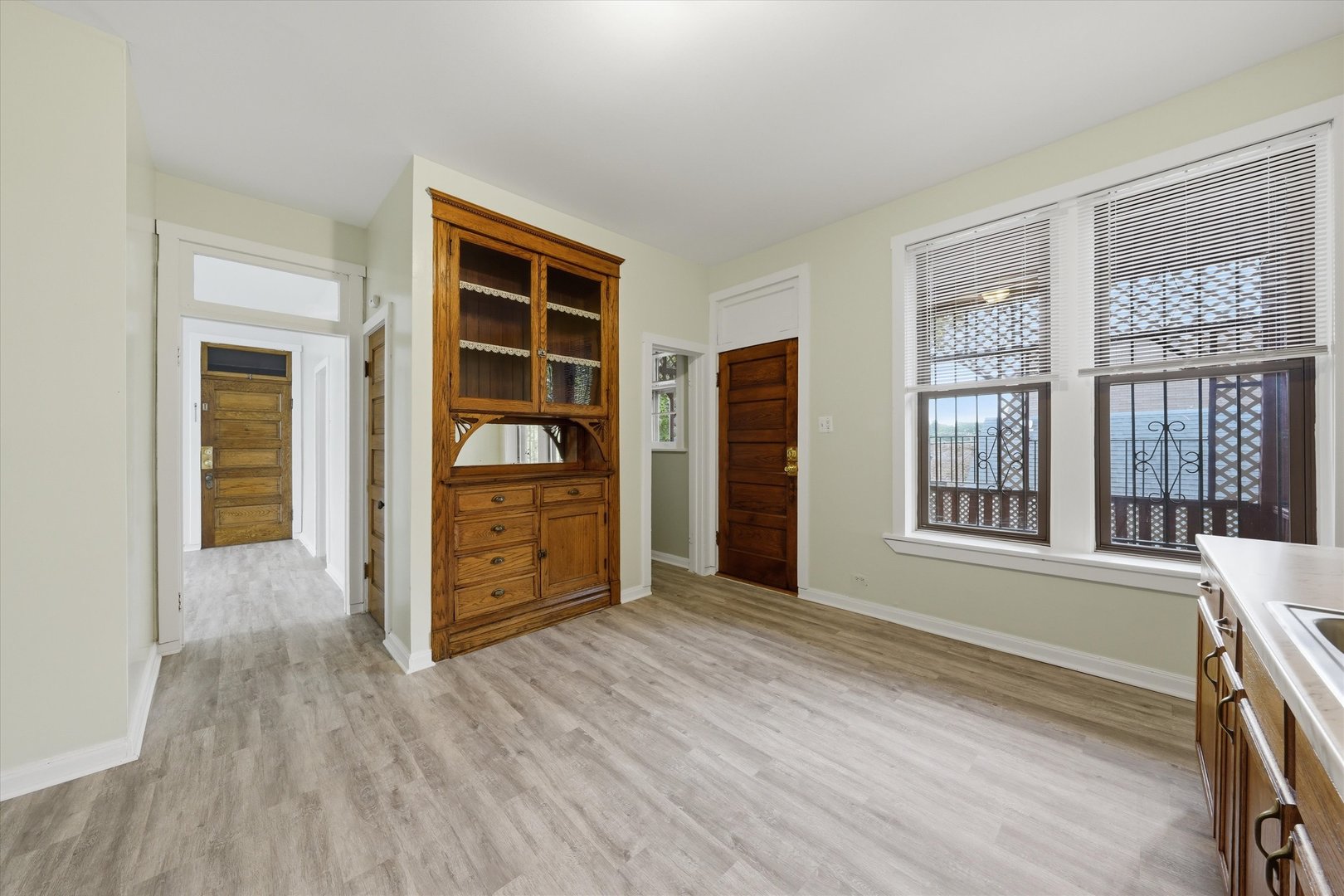 2701 S Saint Louis Avenue Property Photo 15