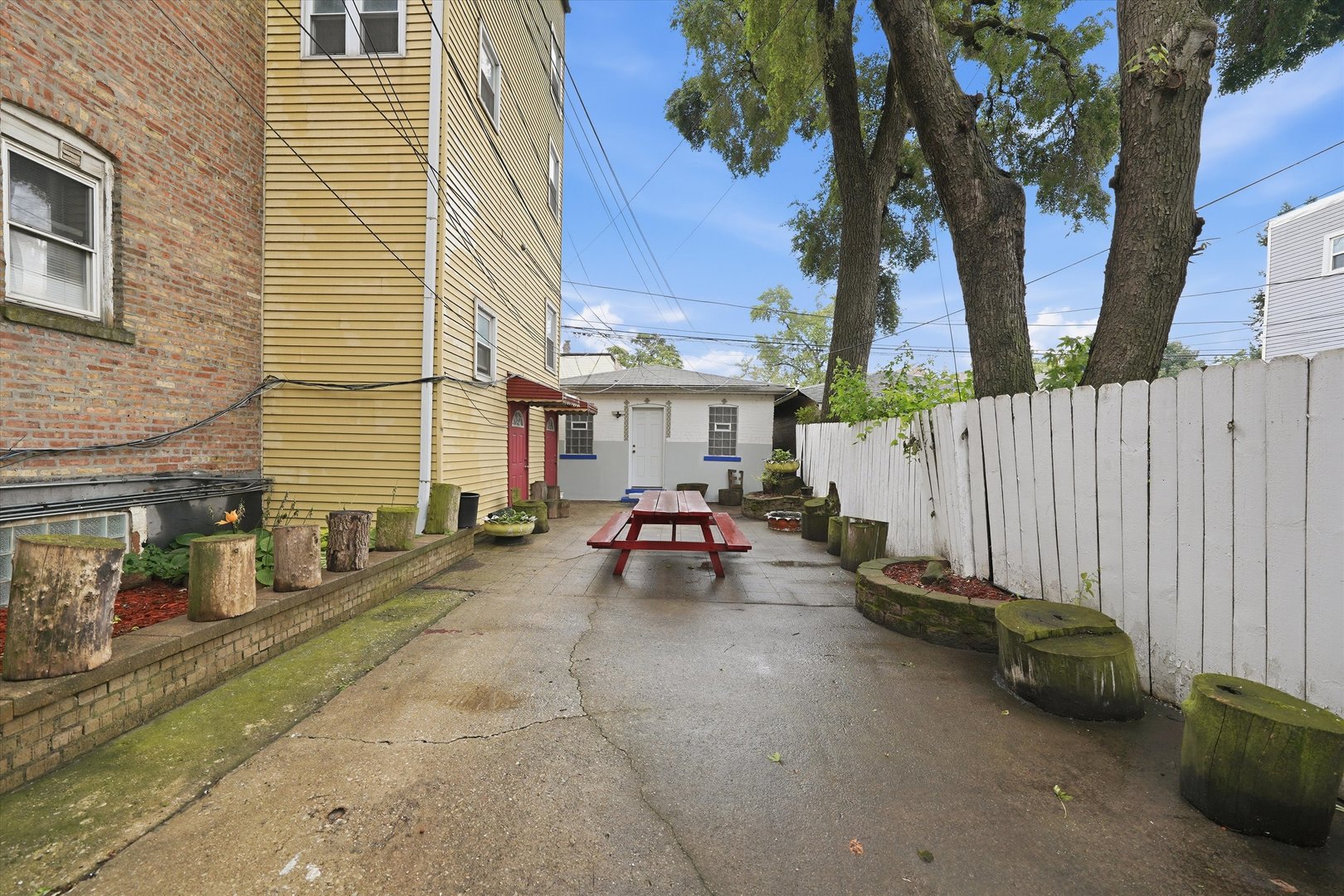 2701 S Saint Louis Avenue Property Photo 35