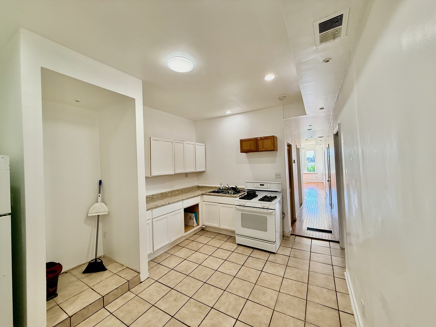 1140 S Keeler Avenue Property Photo 13