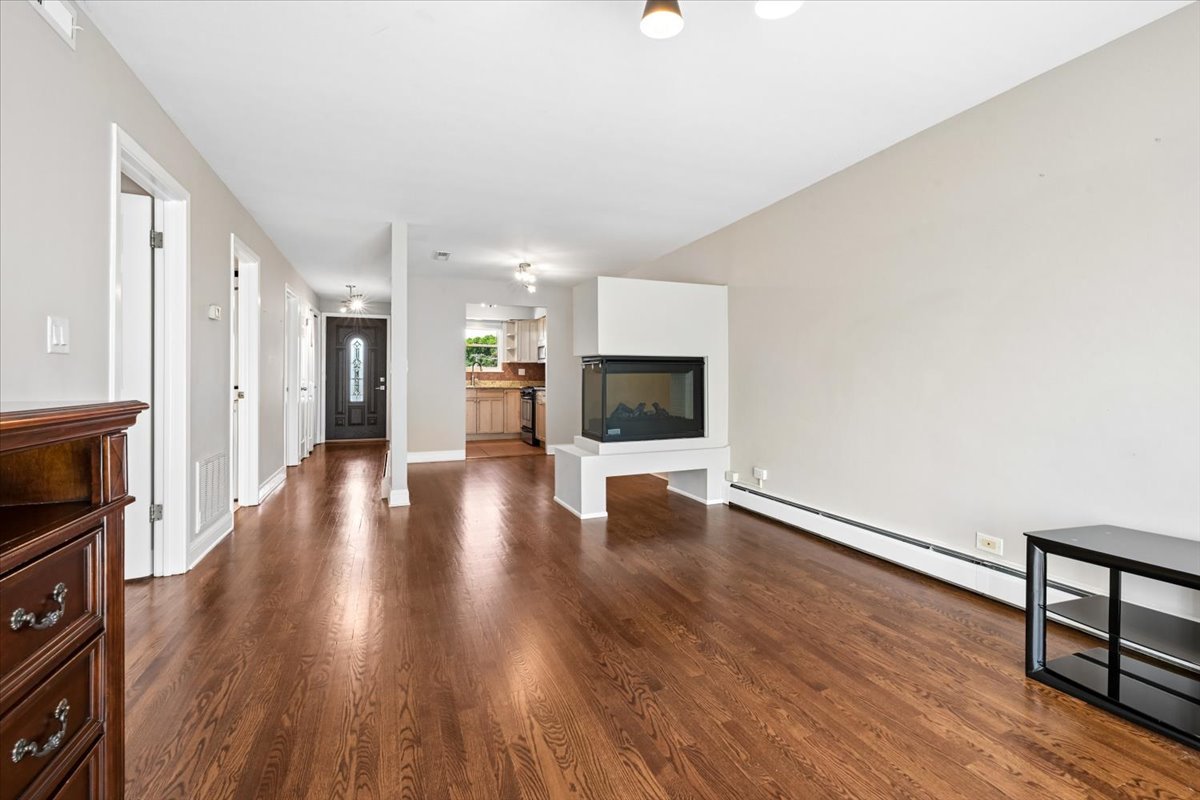 3746 N Central Avenue 3e Property Photo 6