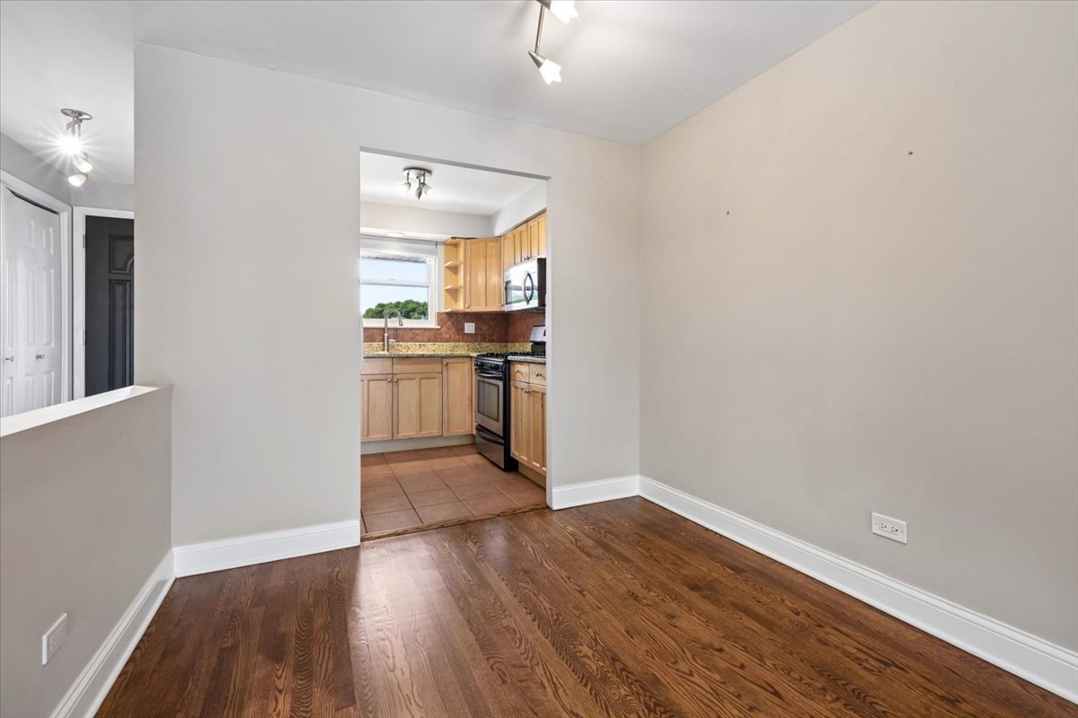 3746 N Central Avenue 3e Property Photo 8