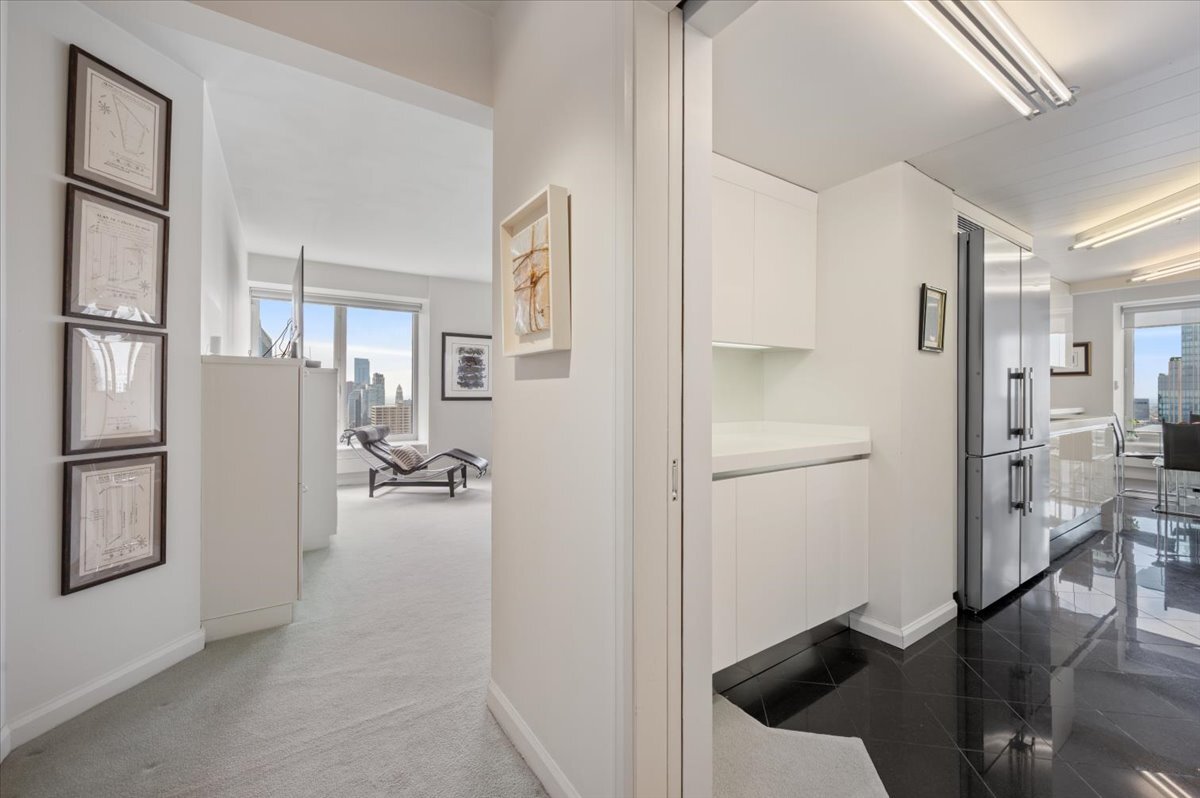 161 E Chicago Avenue 39e Property Photo 5