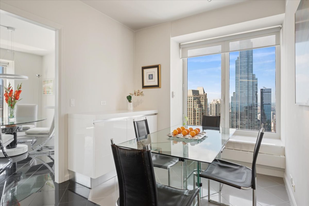 161 E Chicago Avenue 39e Property Photo 10