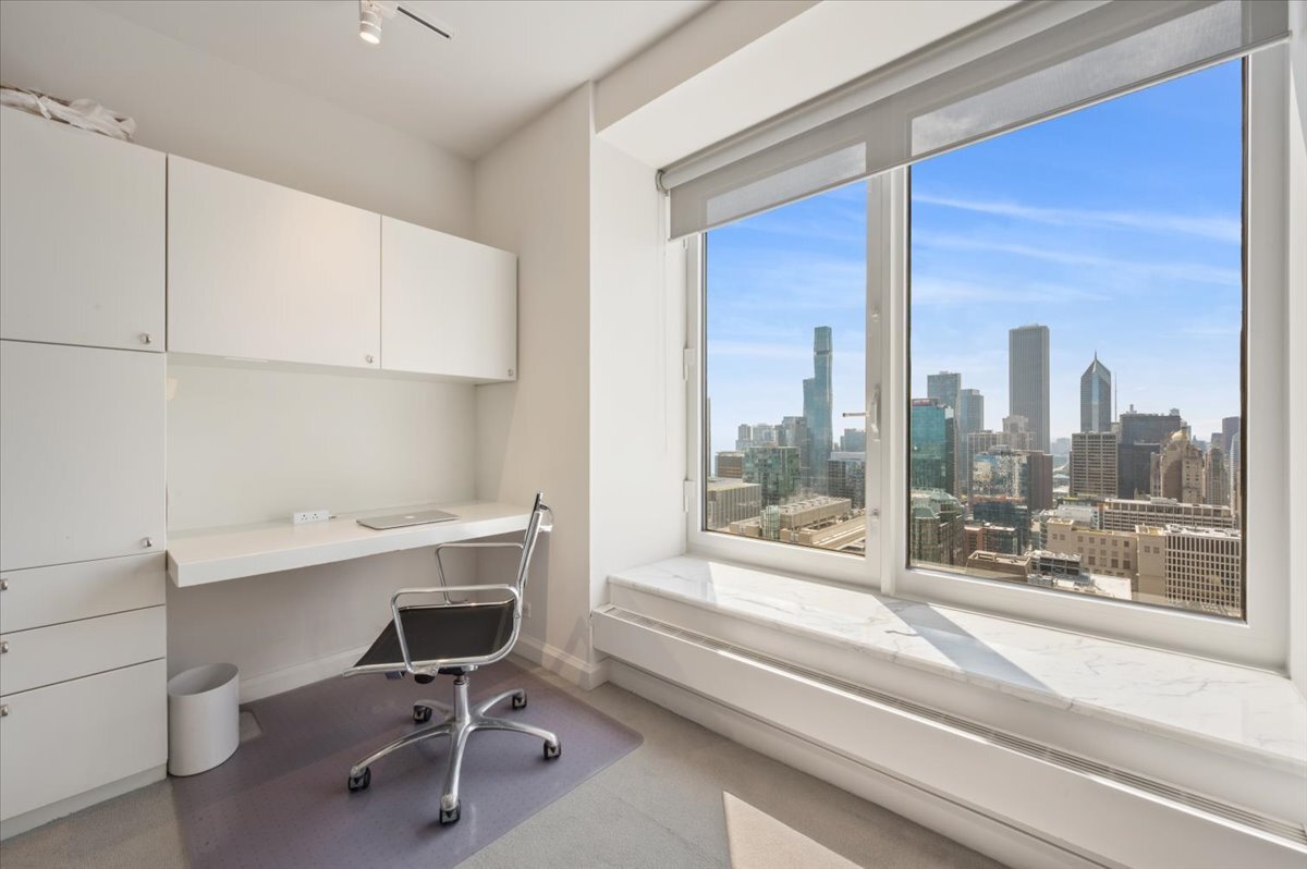 161 E Chicago Avenue 39e Property Photo 21