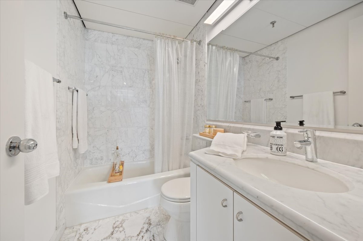 161 E Chicago Avenue 39e Property Photo 22