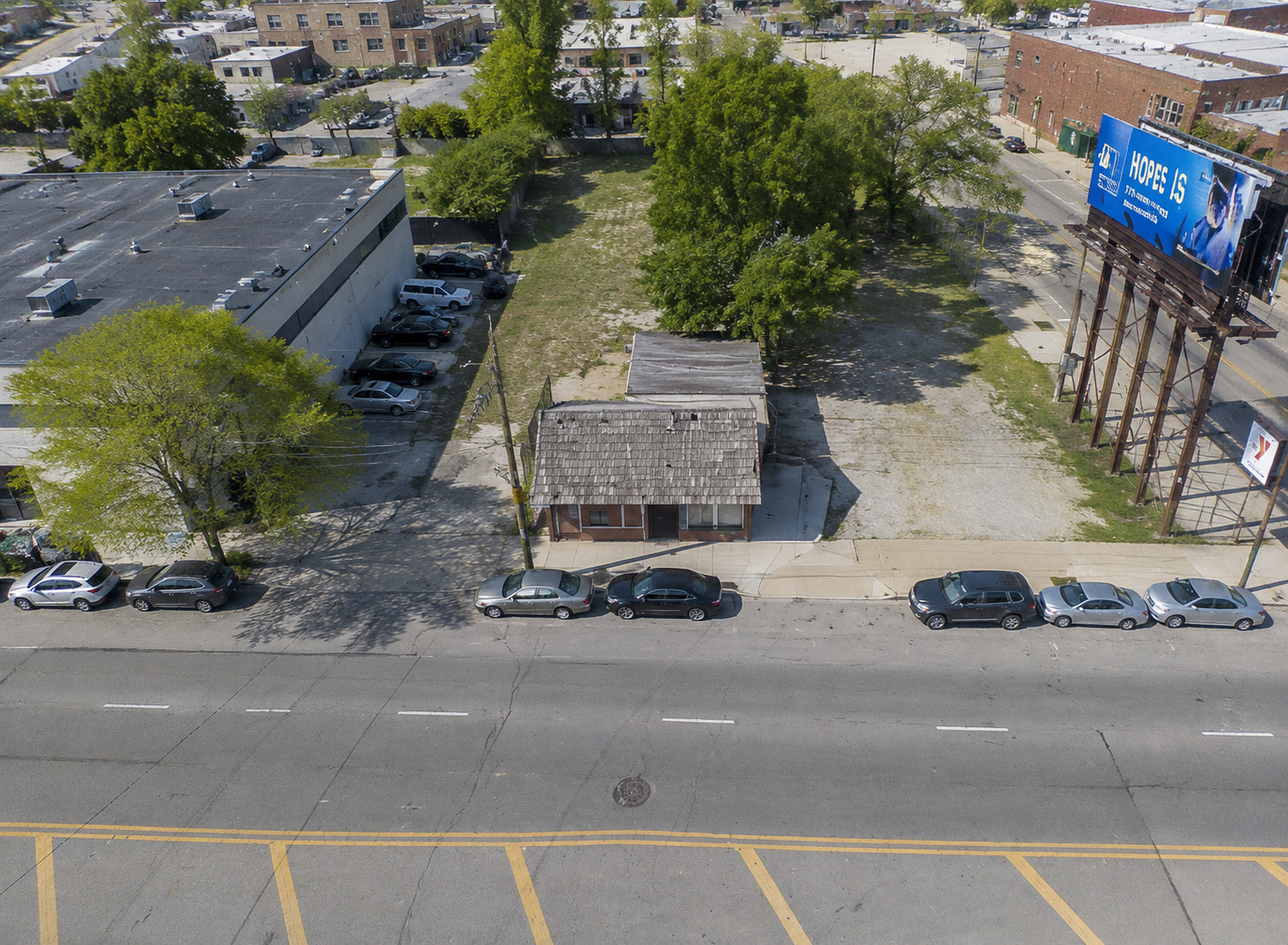 7216 N Western Avenue Property Photo 1