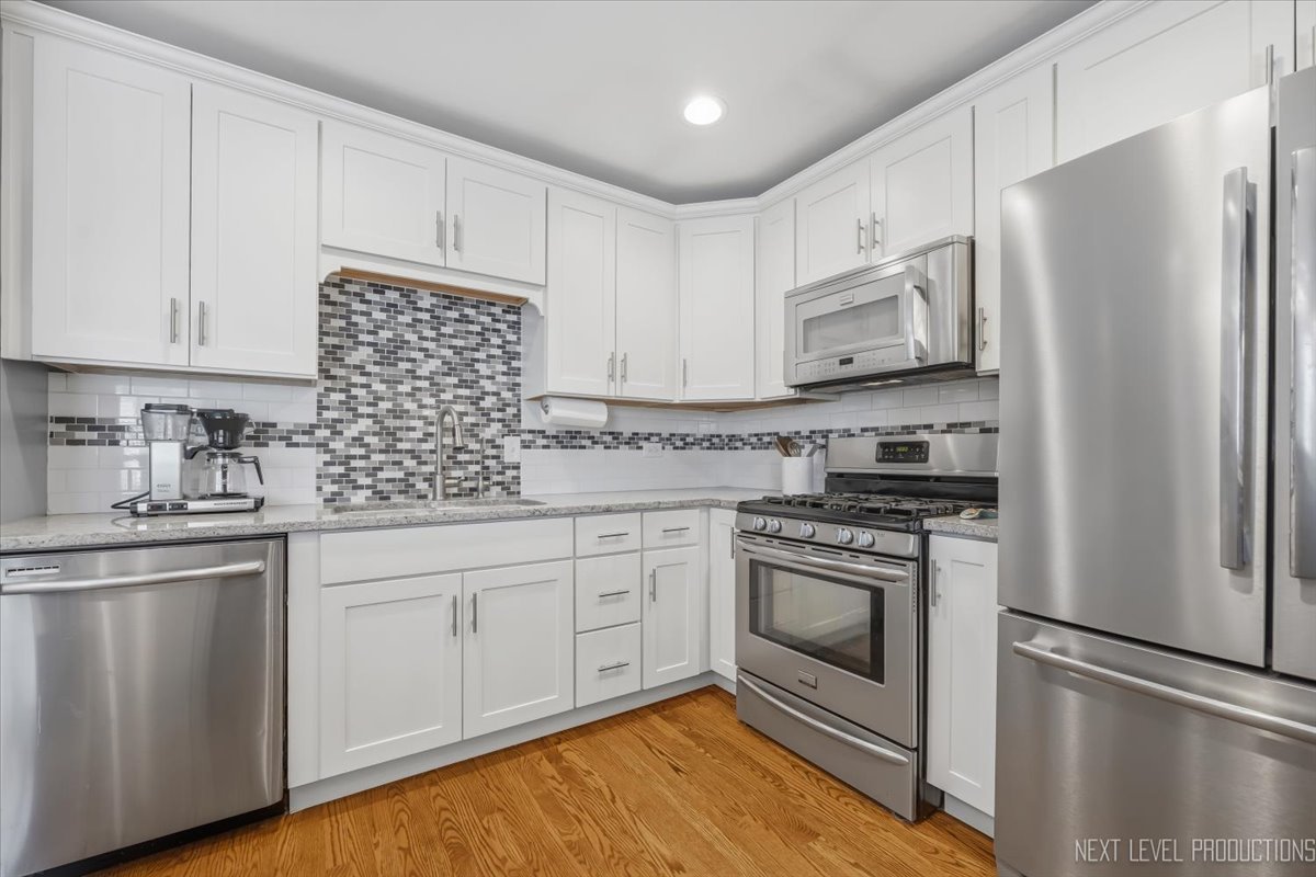 27w403 Melrose Lane Property Photo 4