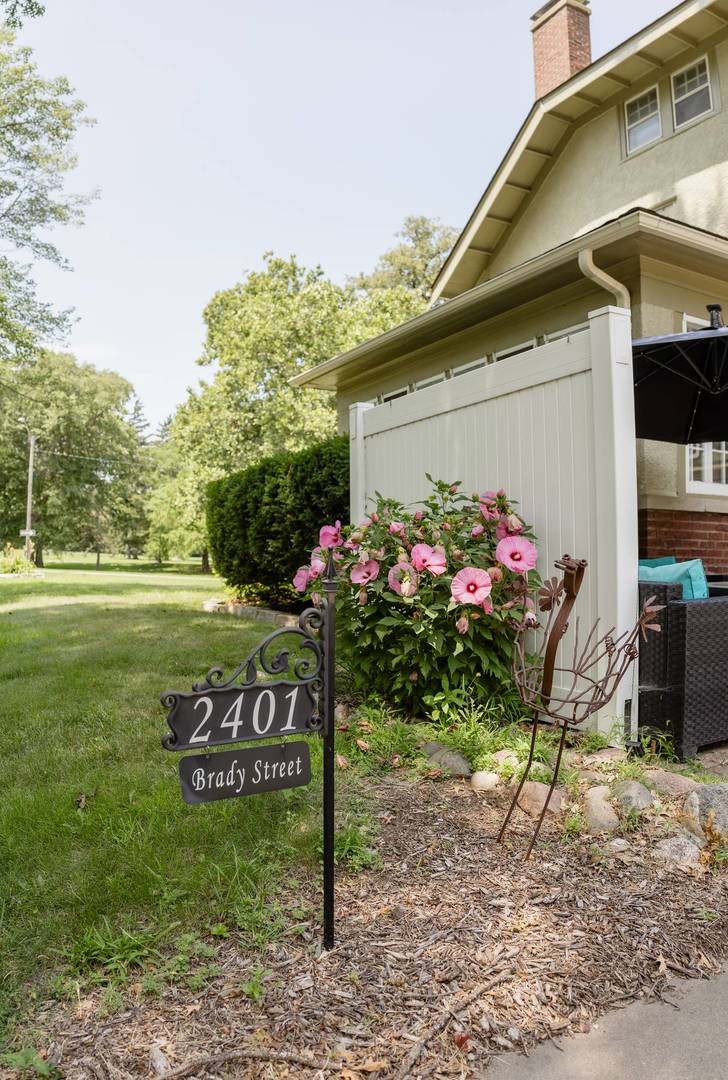 2401 Brady Street Property Photo 4