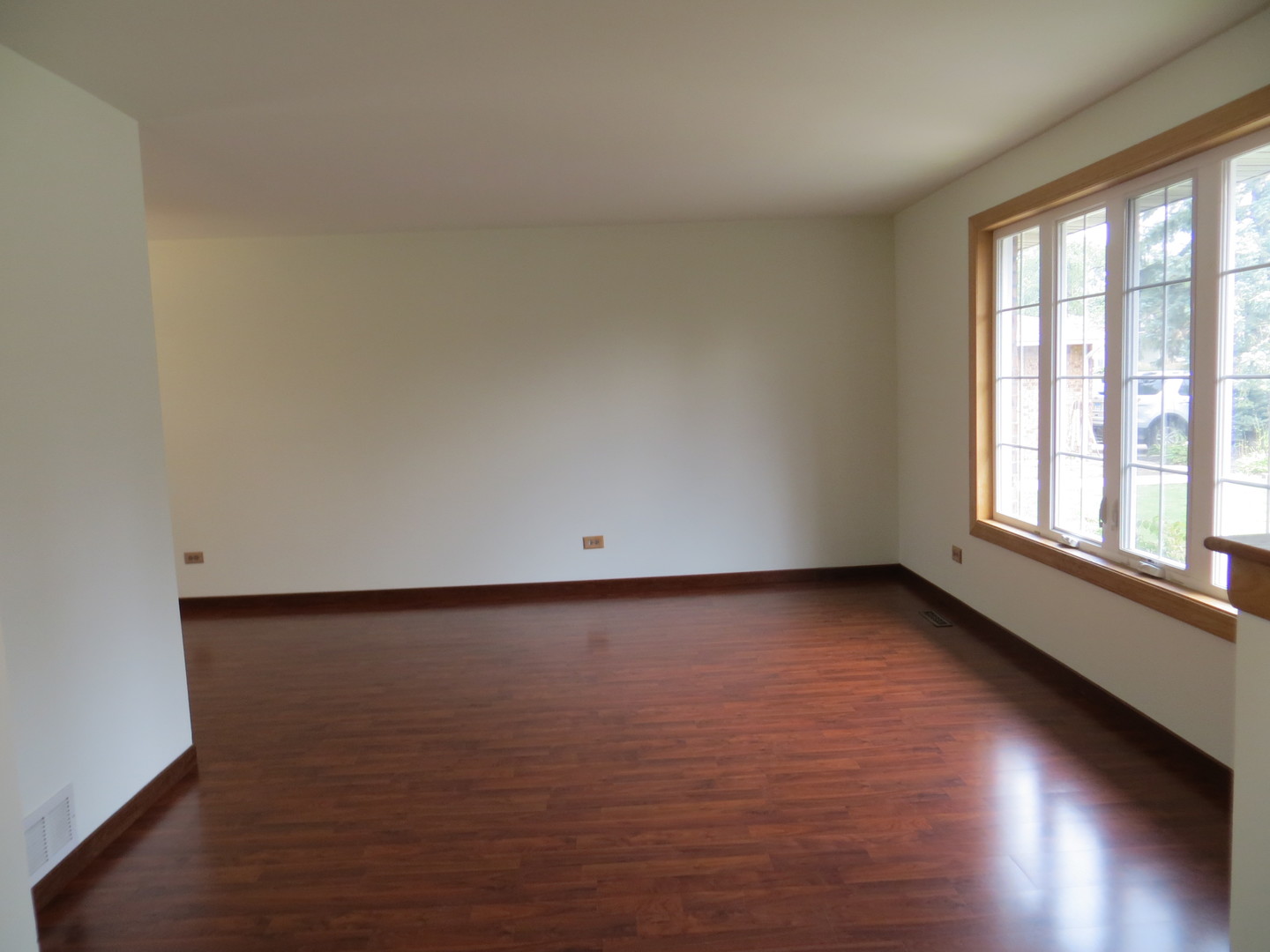 15612 Lockwood Avenue Property Photo 5
