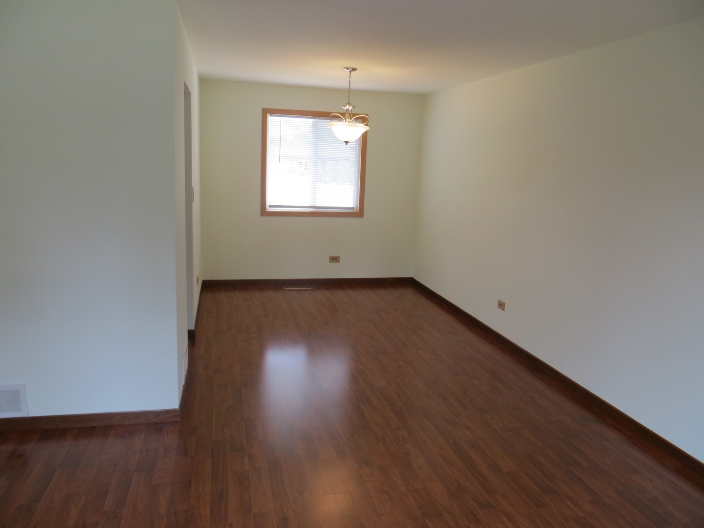 15612 Lockwood Avenue Property Photo 6