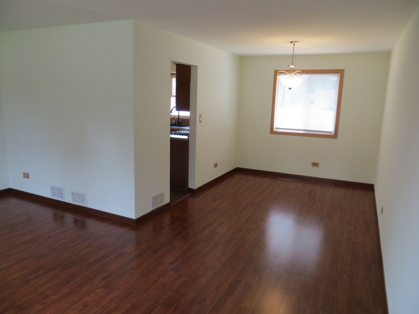 15612 Lockwood Avenue Property Photo 7