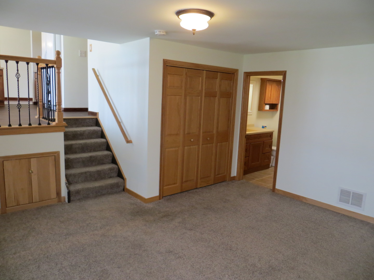 15612 Lockwood Avenue Property Photo 12