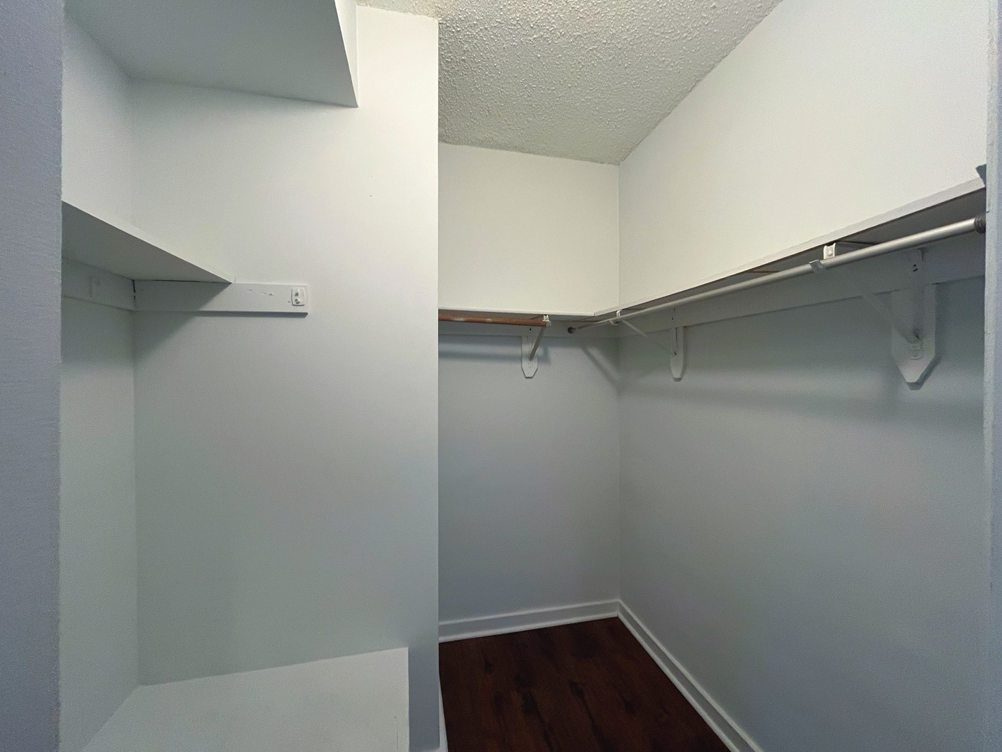 3727 N Pine Grove Avenue 305 Property Photo 7