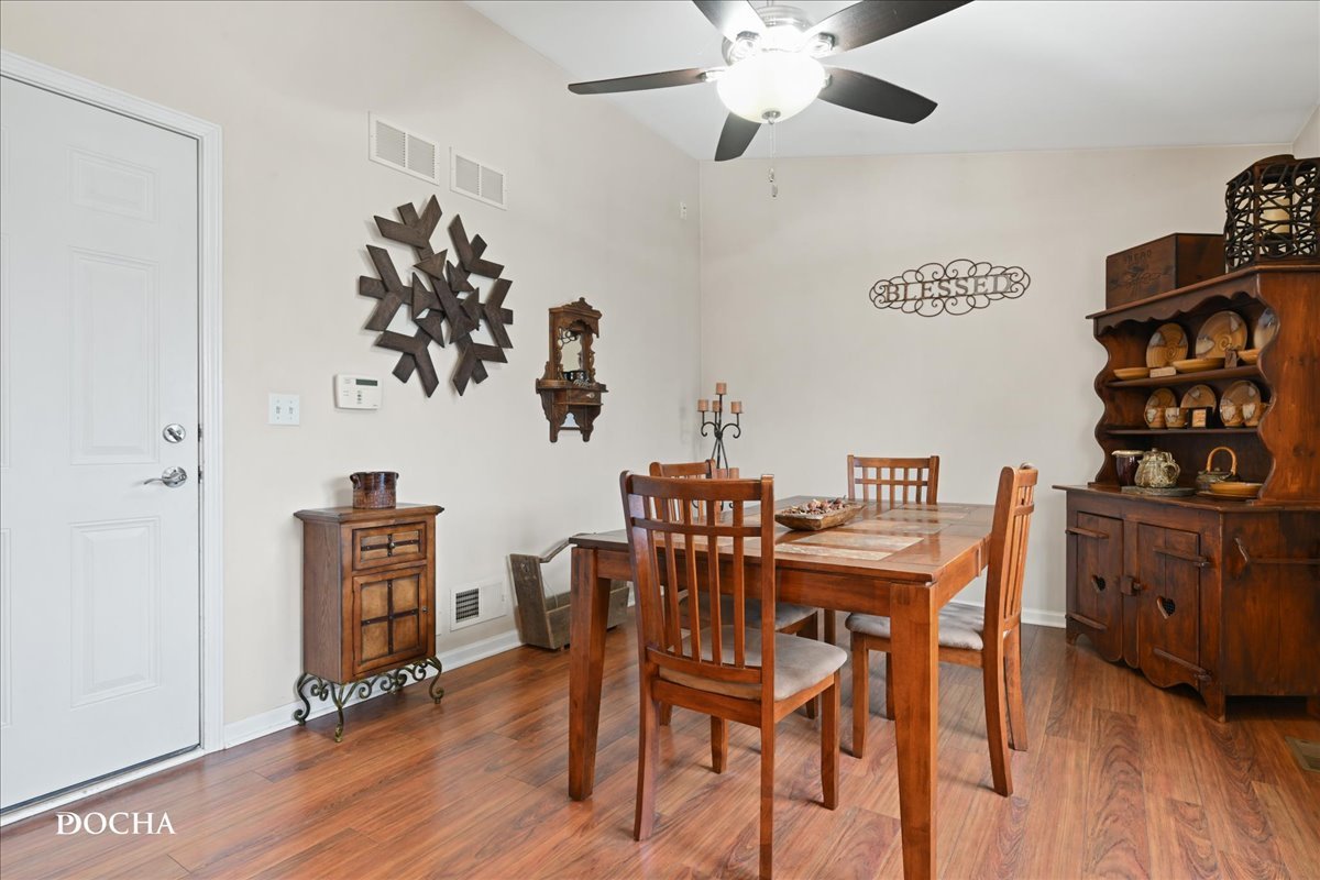 190 N Juniper Street Property Photo 6