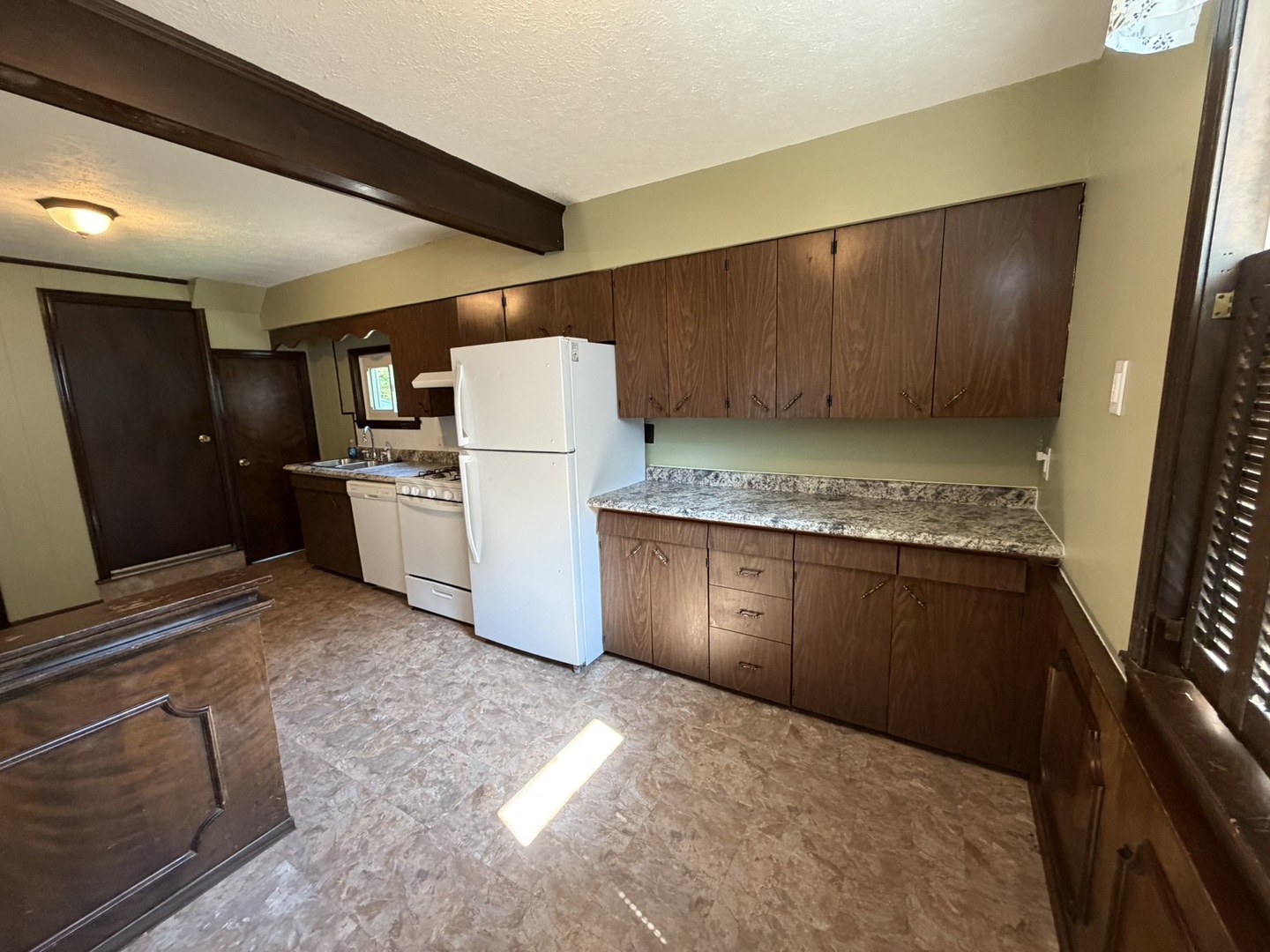540 W 3rd Street Property Photo 6