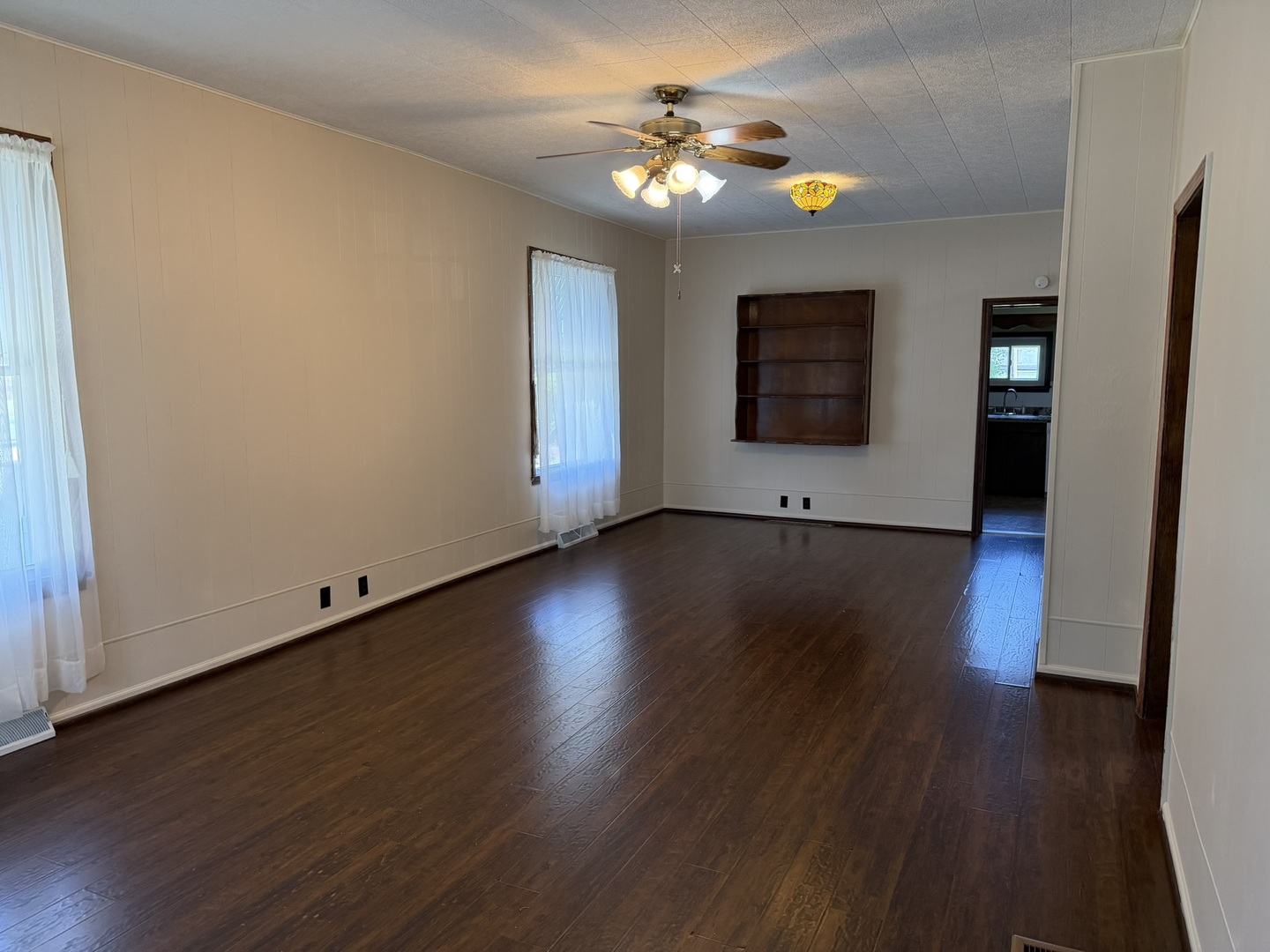 540 W 3rd Street Property Photo 9