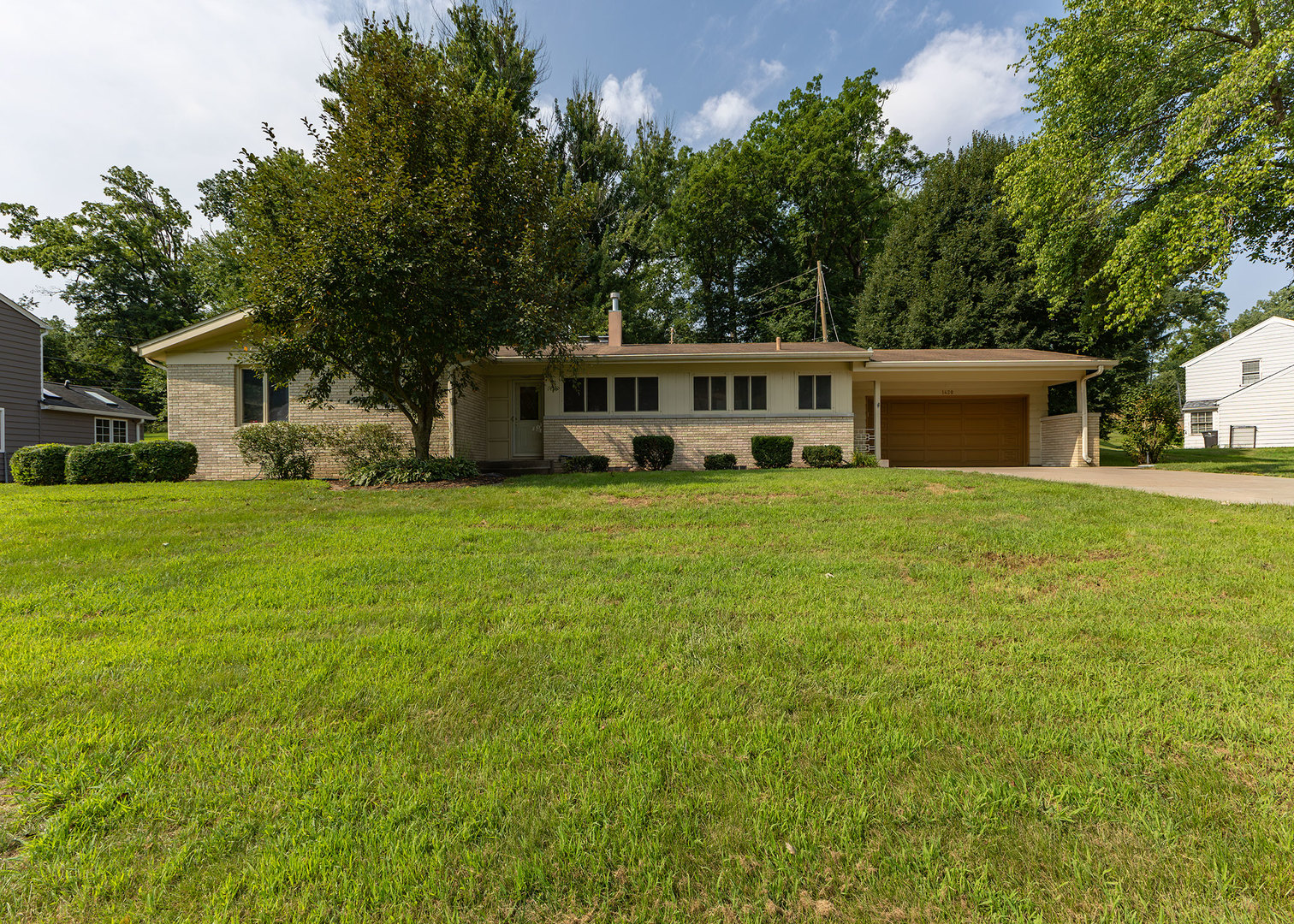 1420 35th Avenue Property Photo 2