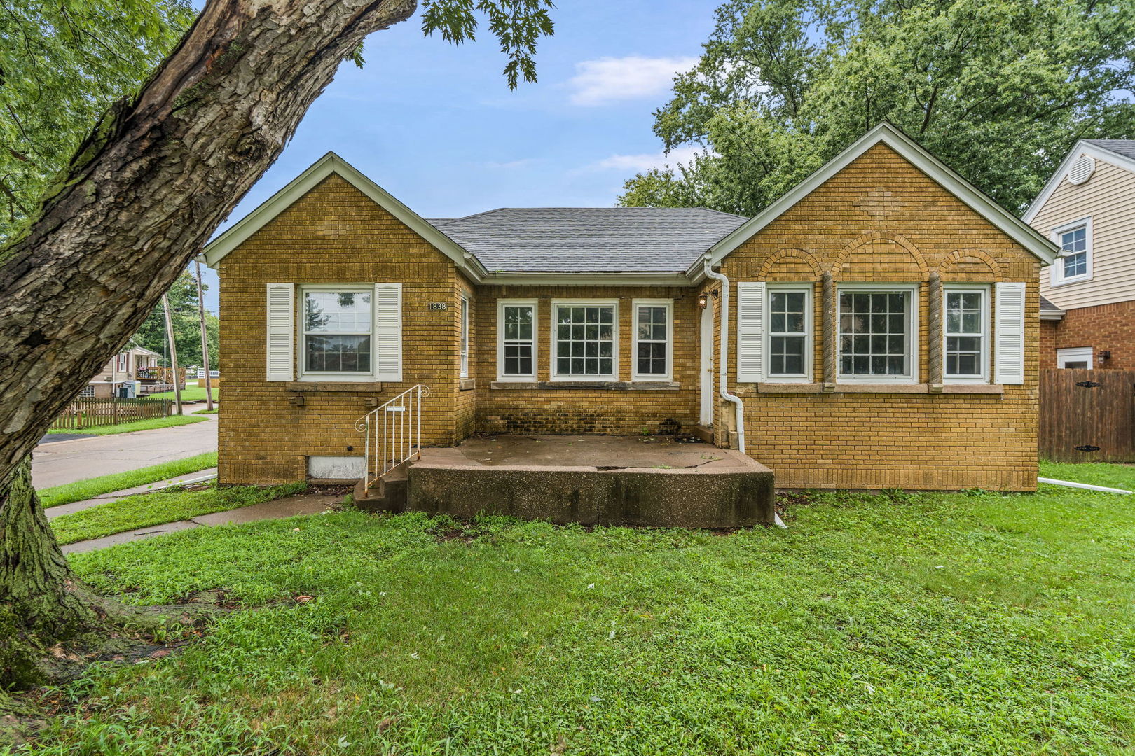1838 37th Street Property Photo 1