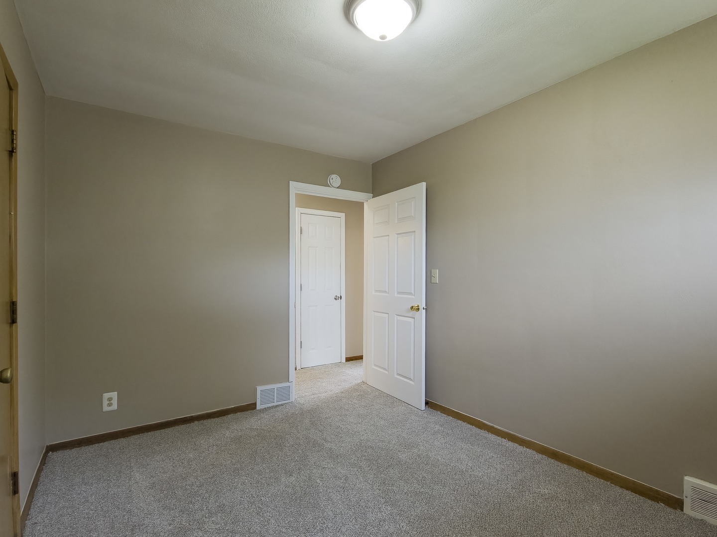 2509 Kelling Street Property Photo 19