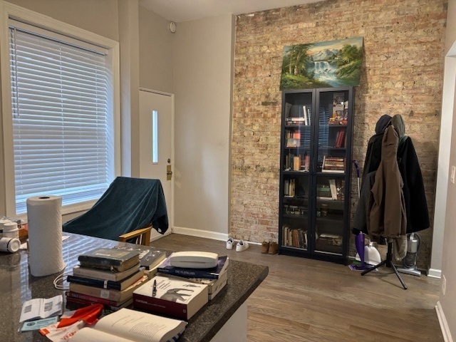 4703 N Winchester Avenue Property Photo 5