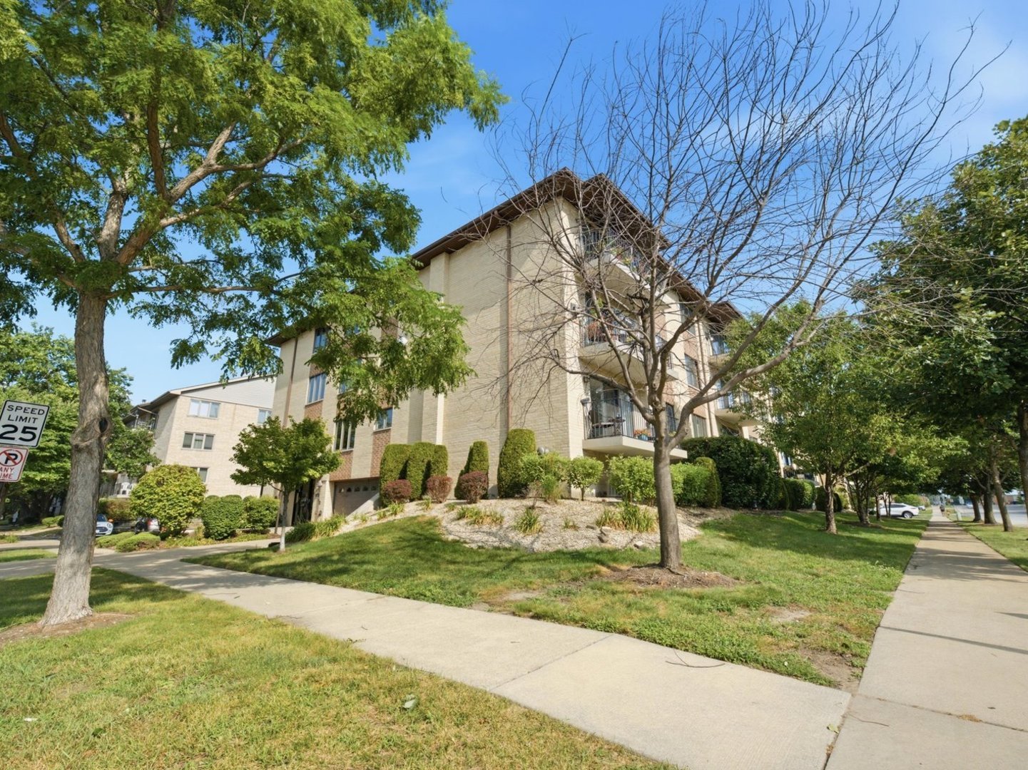 4500 W 93rd Street 1A Property Photo 1