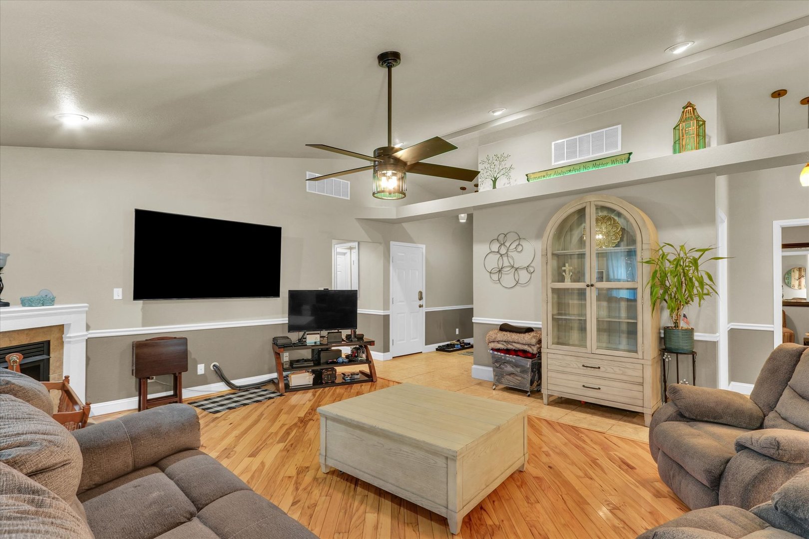 2705 N Skyline Drive Property Photo 9