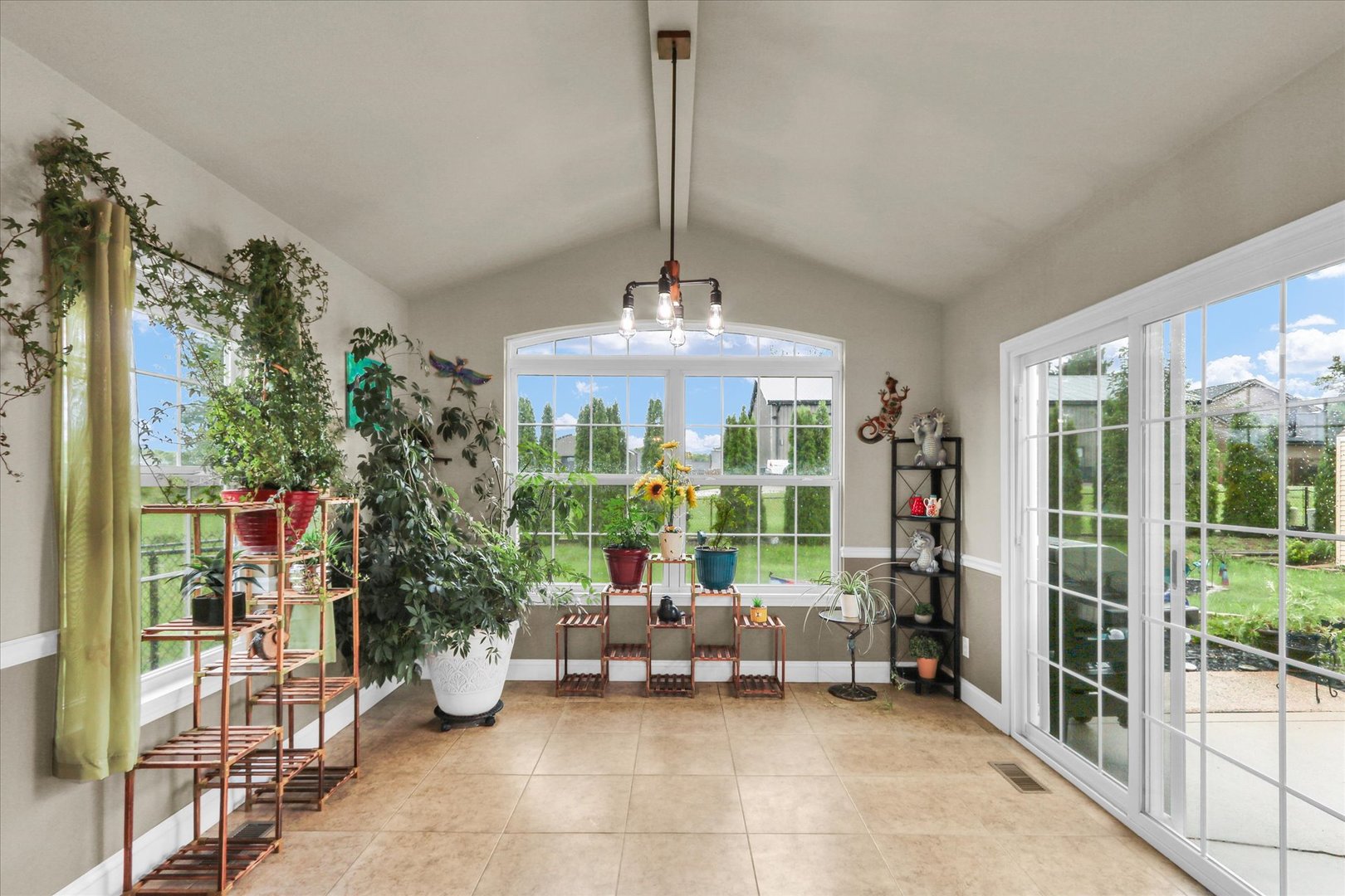 2705 N Skyline Drive Property Photo 16