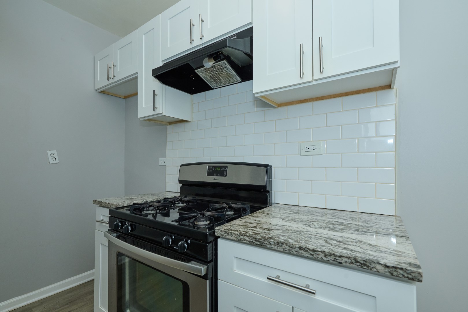 6322 N Albany Avenue 1w Property Photo 5