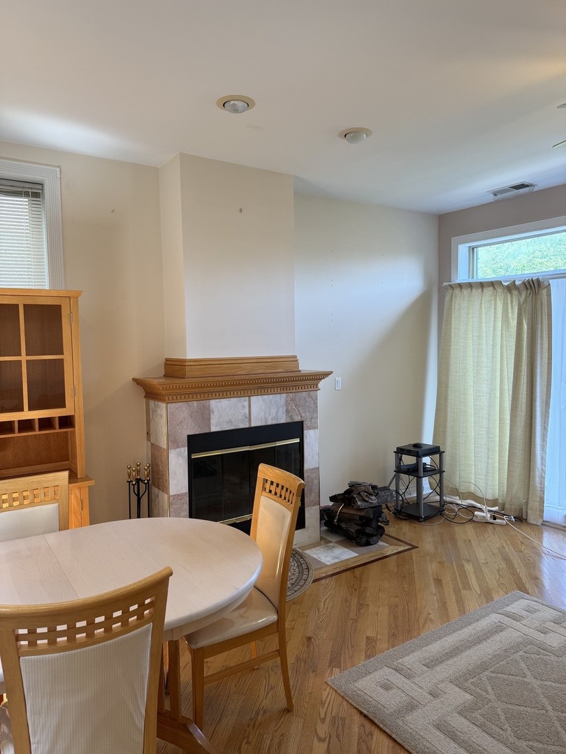 2645 W Haddon Avenue 3 Property Photo 7