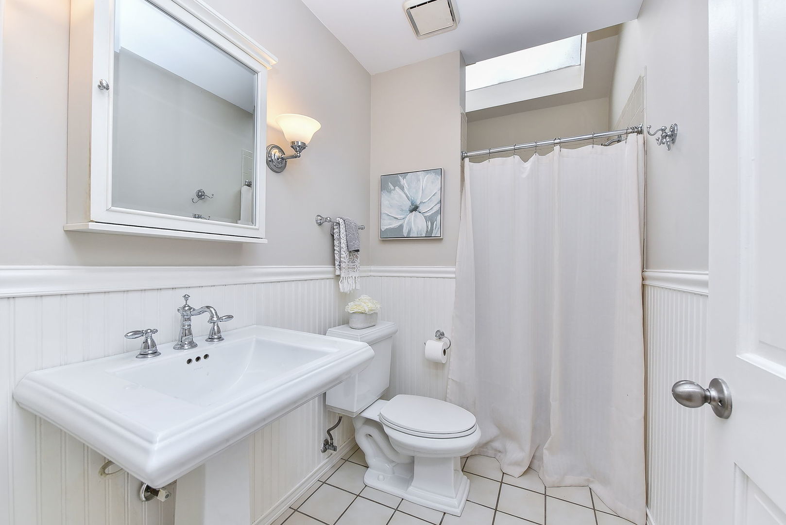 26w050 Macarthur Avenue Property Photo 10