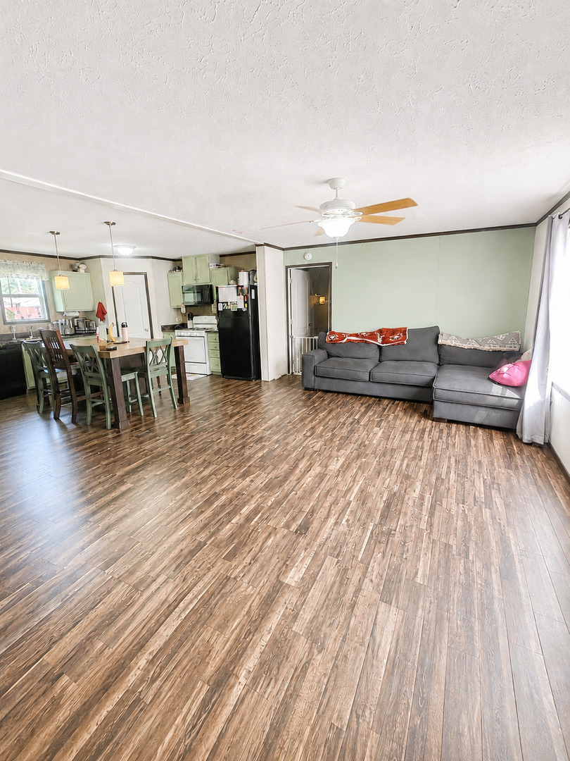 664 Jack Avenue Property Photo 3