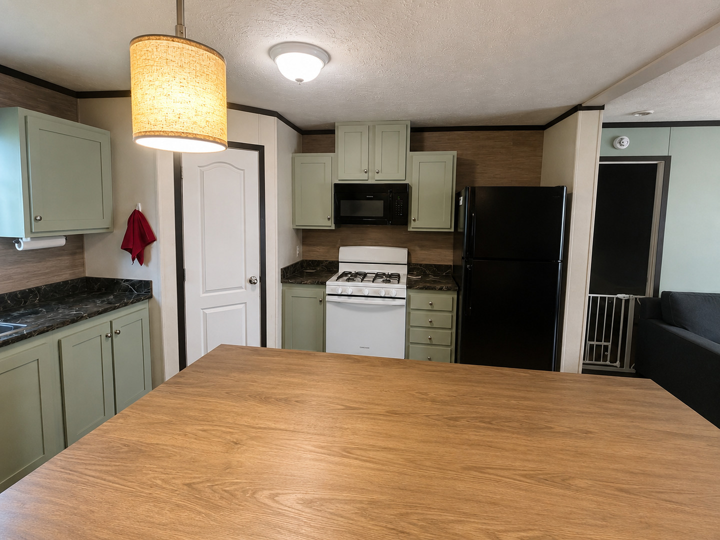 664 Jack Avenue Property Photo 6