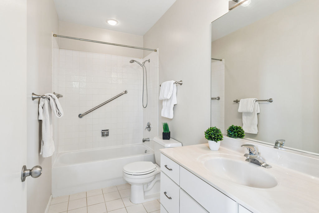 811 S Lytle Street 415 Property Photo 7