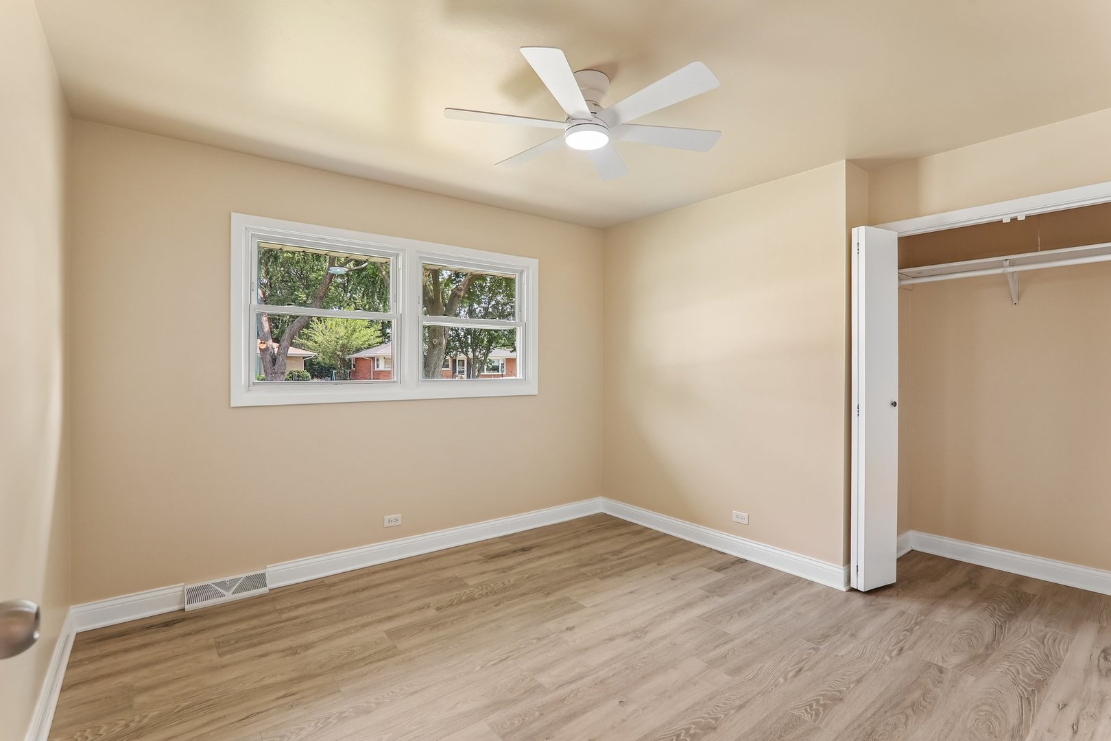 812 N Lincoln Street Property Photo 11