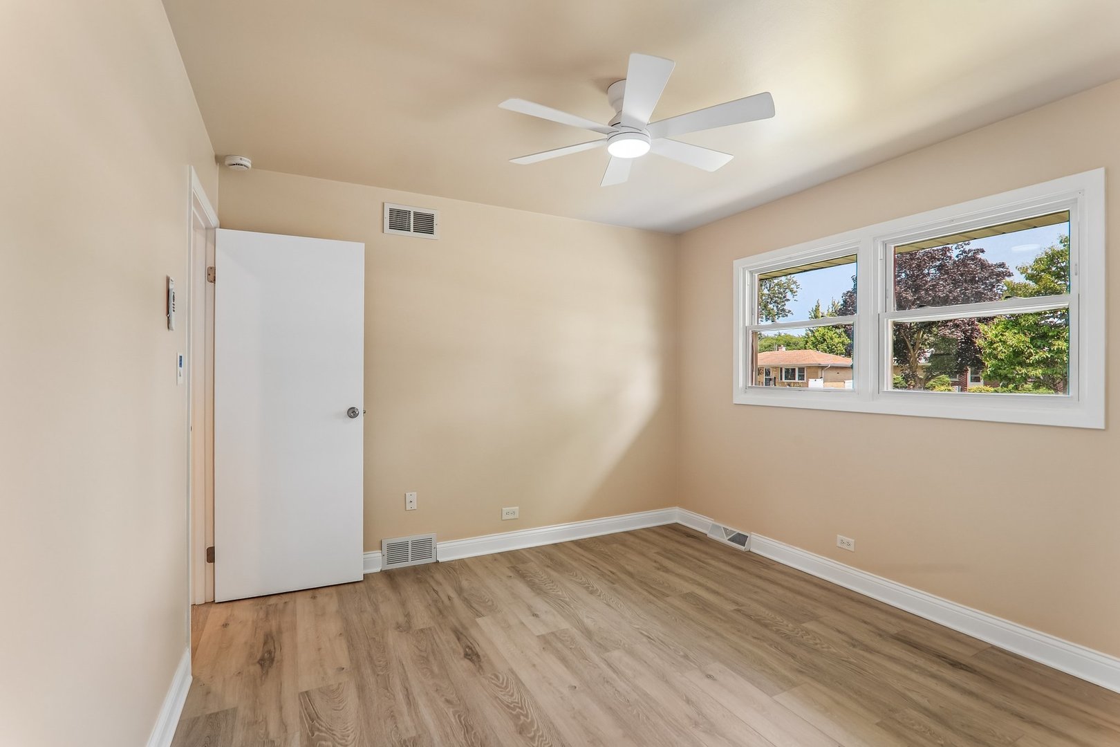812 N Lincoln Street Property Photo 12
