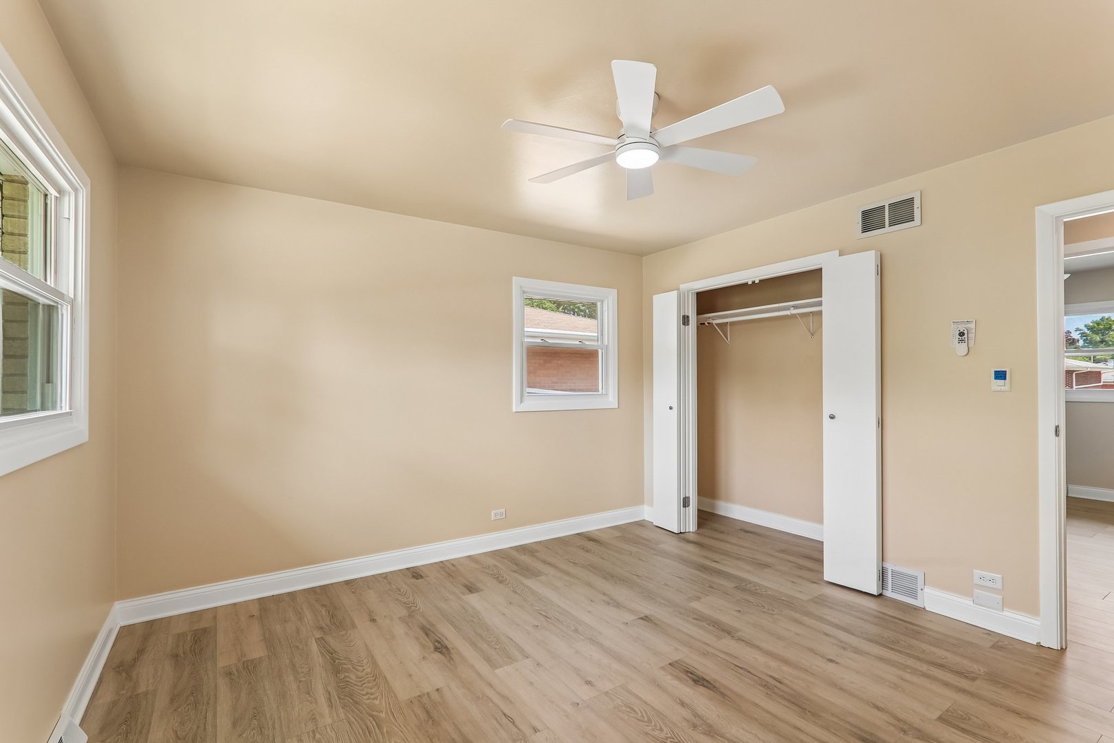 812 N Lincoln Street Property Photo 17