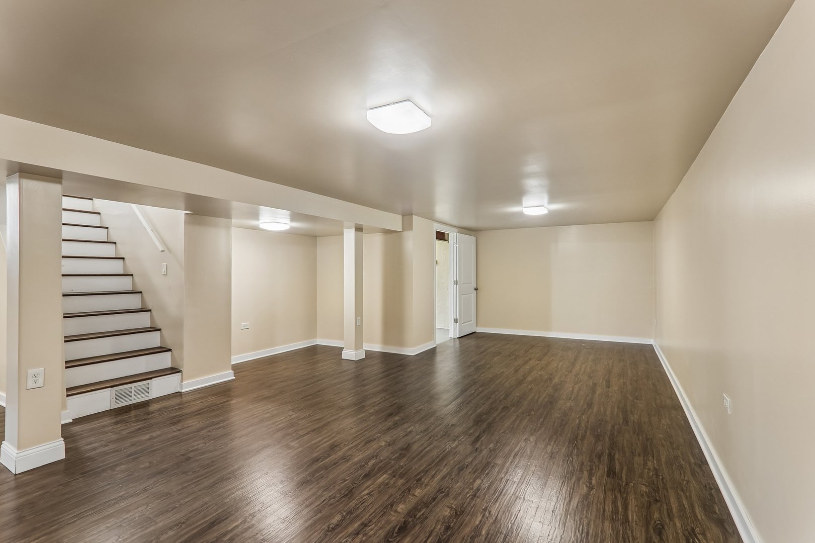 812 N Lincoln Street Property Photo 22