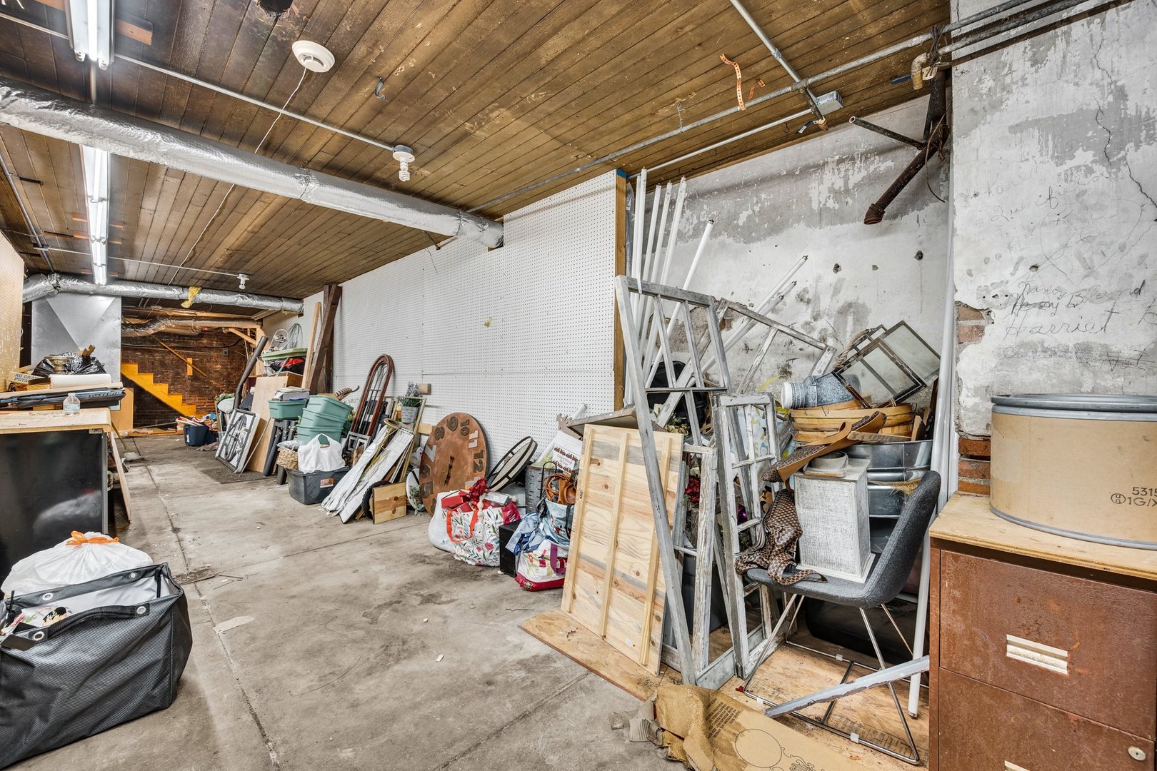 600 W Side Square Property Photo 18
