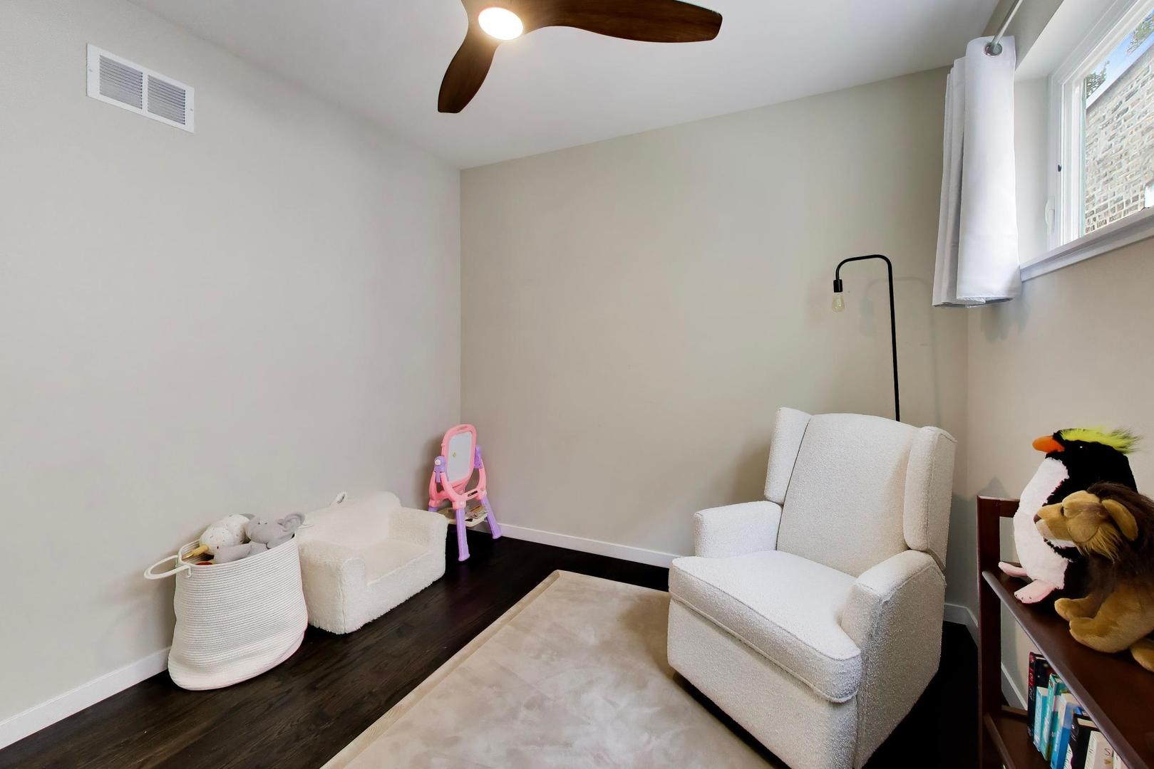 1340 N Artesian Avenue Property Photo 14