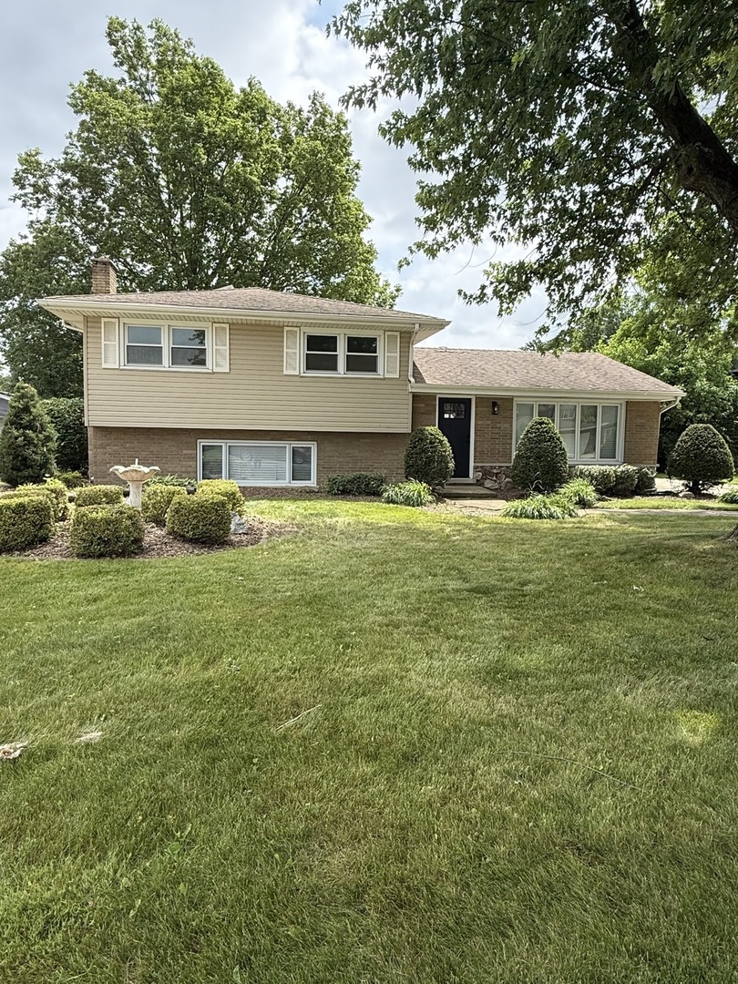 12537 S Menard Avenue Property Photo 1