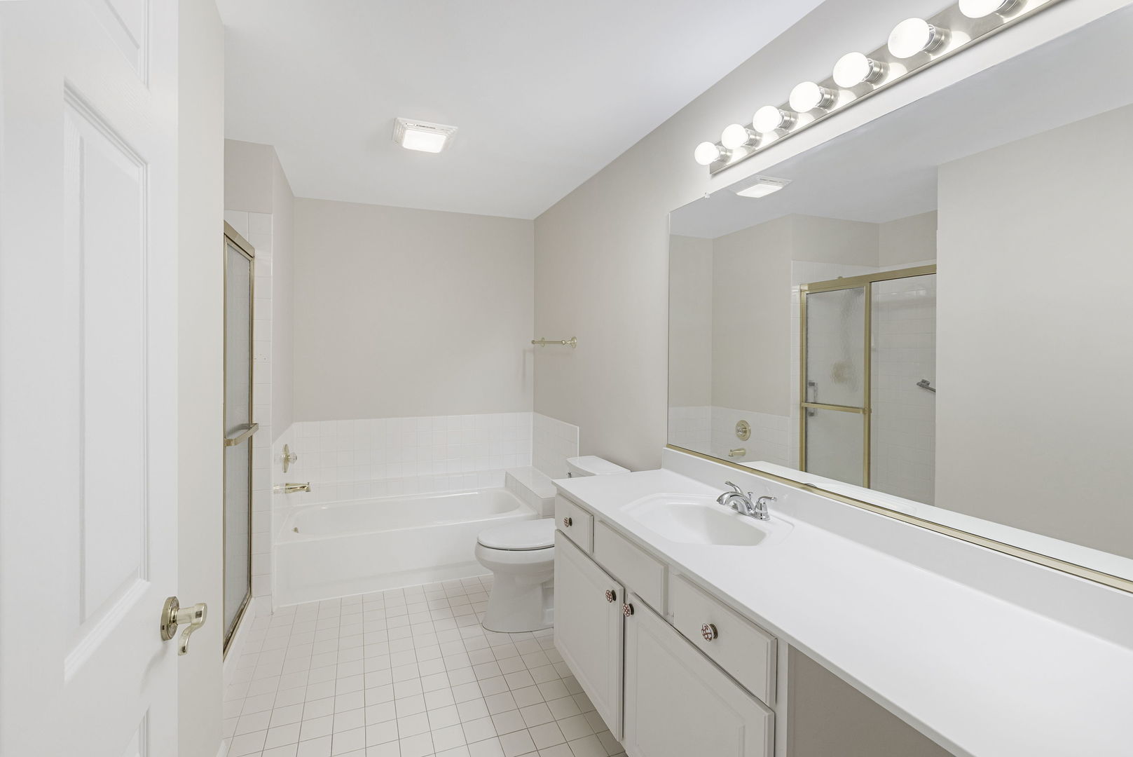 488 White Oak Lane Property Photo 12