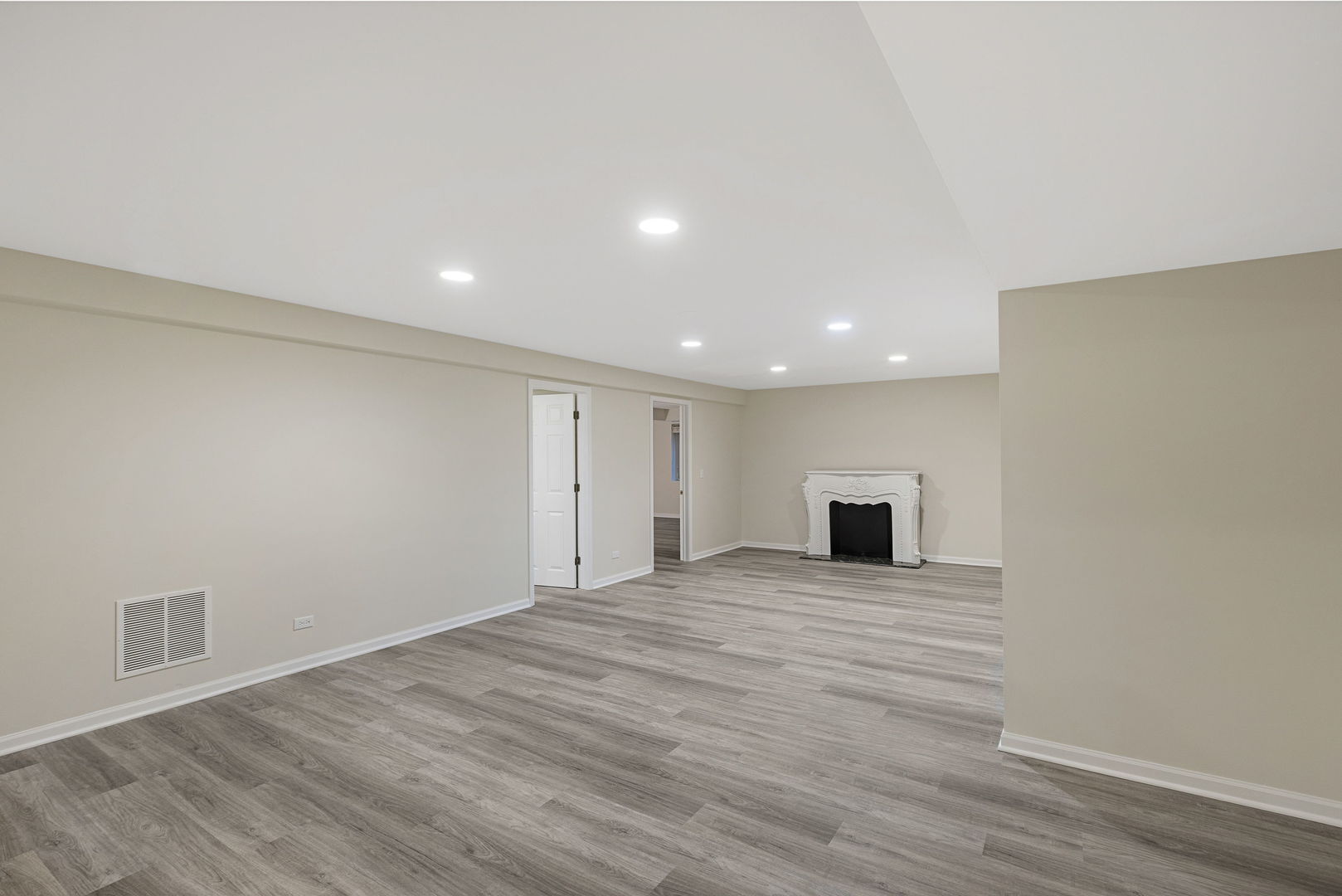 488 White Oak Lane Property Photo 16
