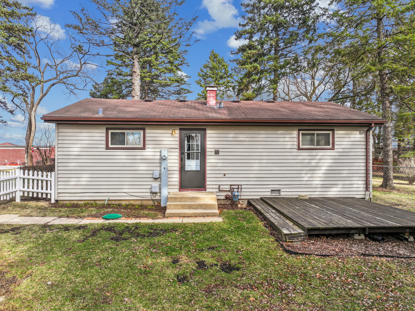 1484 N Hicks Road Property Photo 4