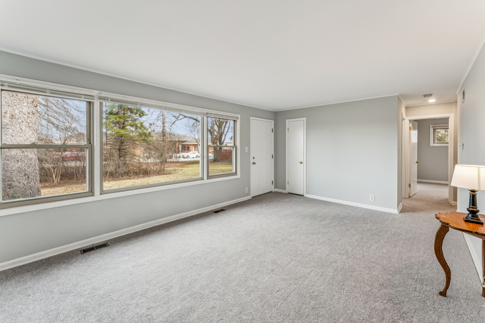 1484 N Hicks Road Property Photo 6
