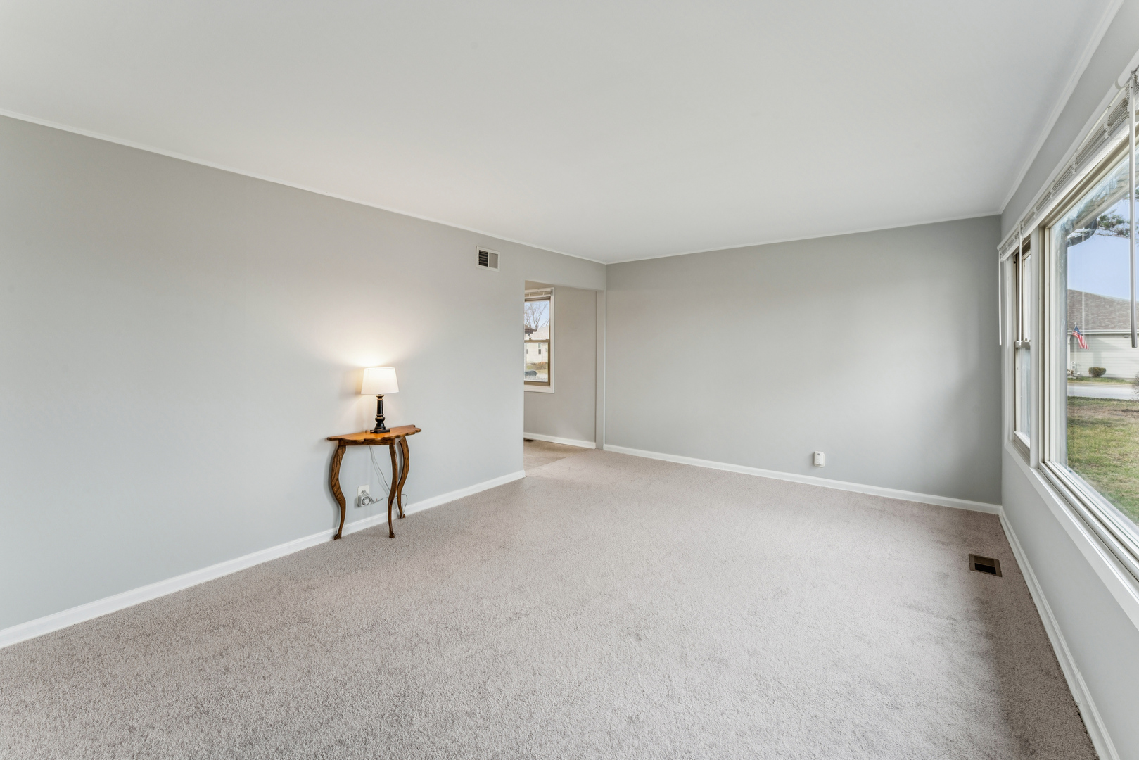 1484 N Hicks Road Property Photo 7